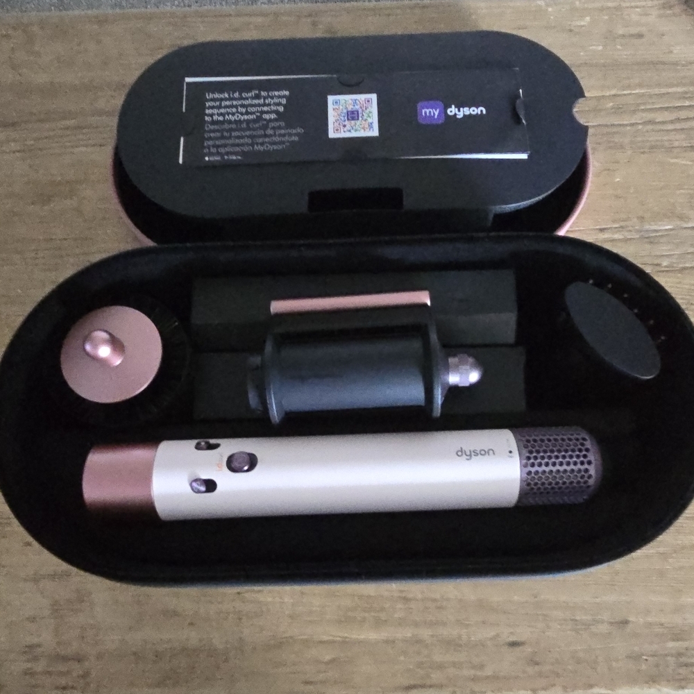 NIB Dyson Airwrap ID Multi-Styler and Dryer for Straight to Wavy Hair - Picture 7 of 13